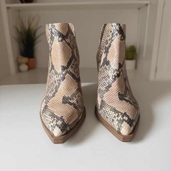 NWT Vince Camuto Gigietta Snake Print Ankle Bootie Size 7.5 - Picture 3 of 8